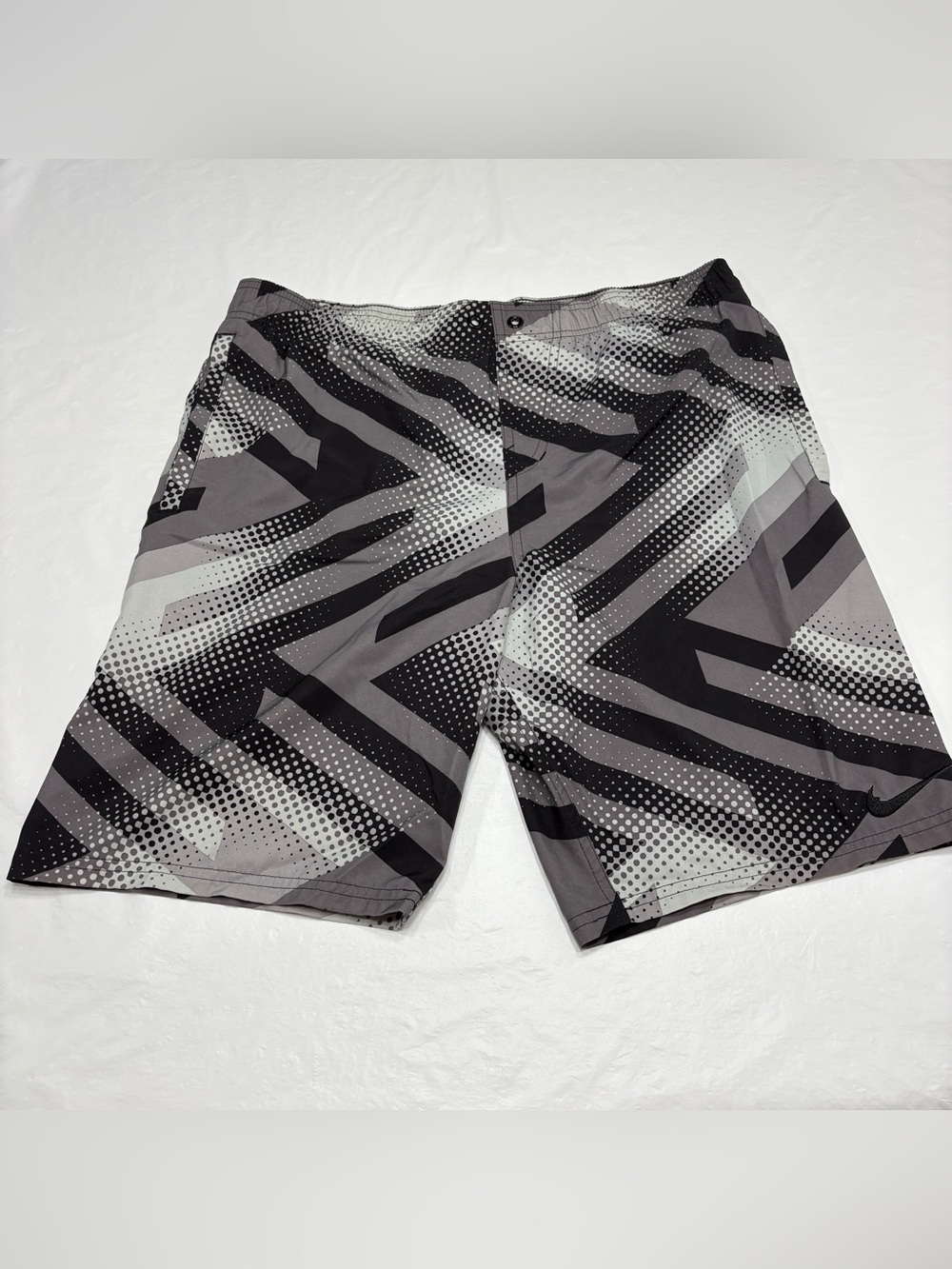 Nike Breaker Volley Gray Black Swim Trunks Board Shorts Men’s Small